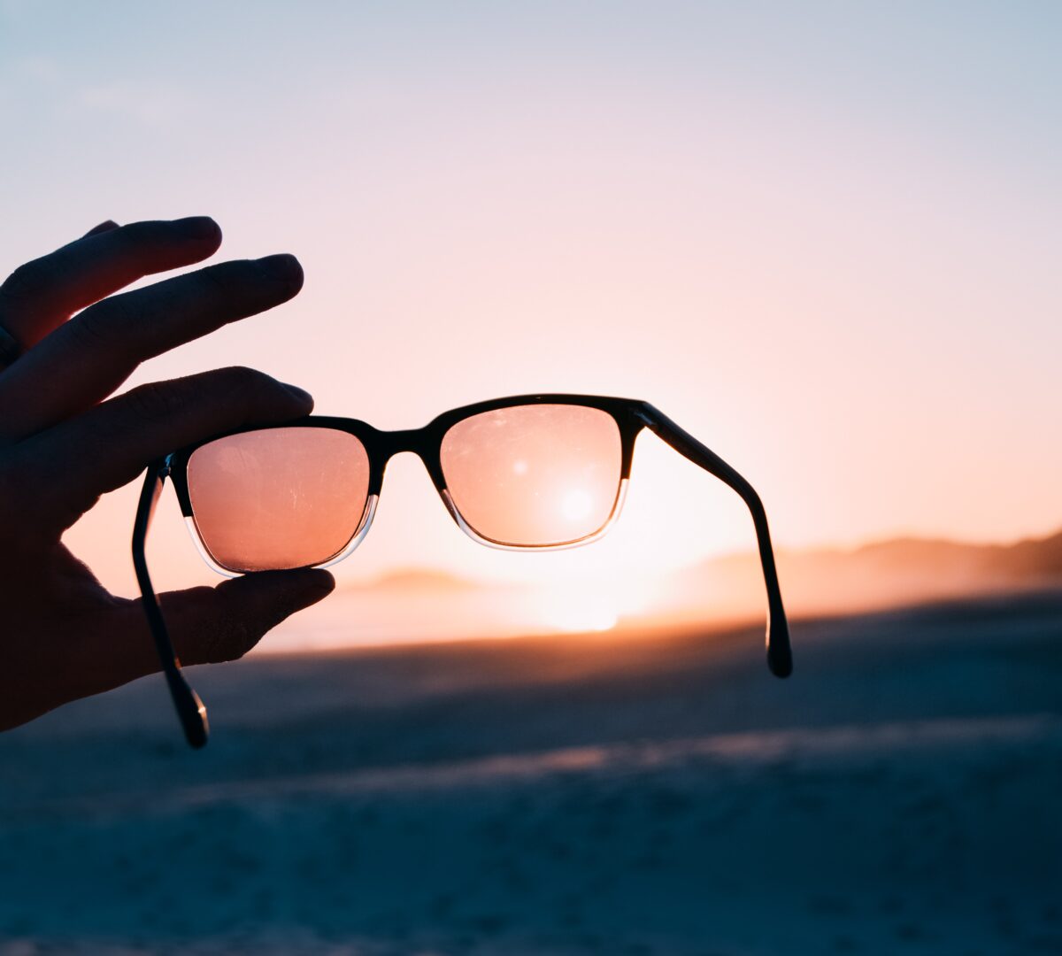 What does polarized sunglasses mean?